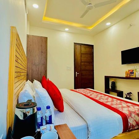 Hotel Ashram View Just 10 Minute Away Form Nizamuddin Railway Station Νέο Δελχί Εξωτερικό φωτογραφία