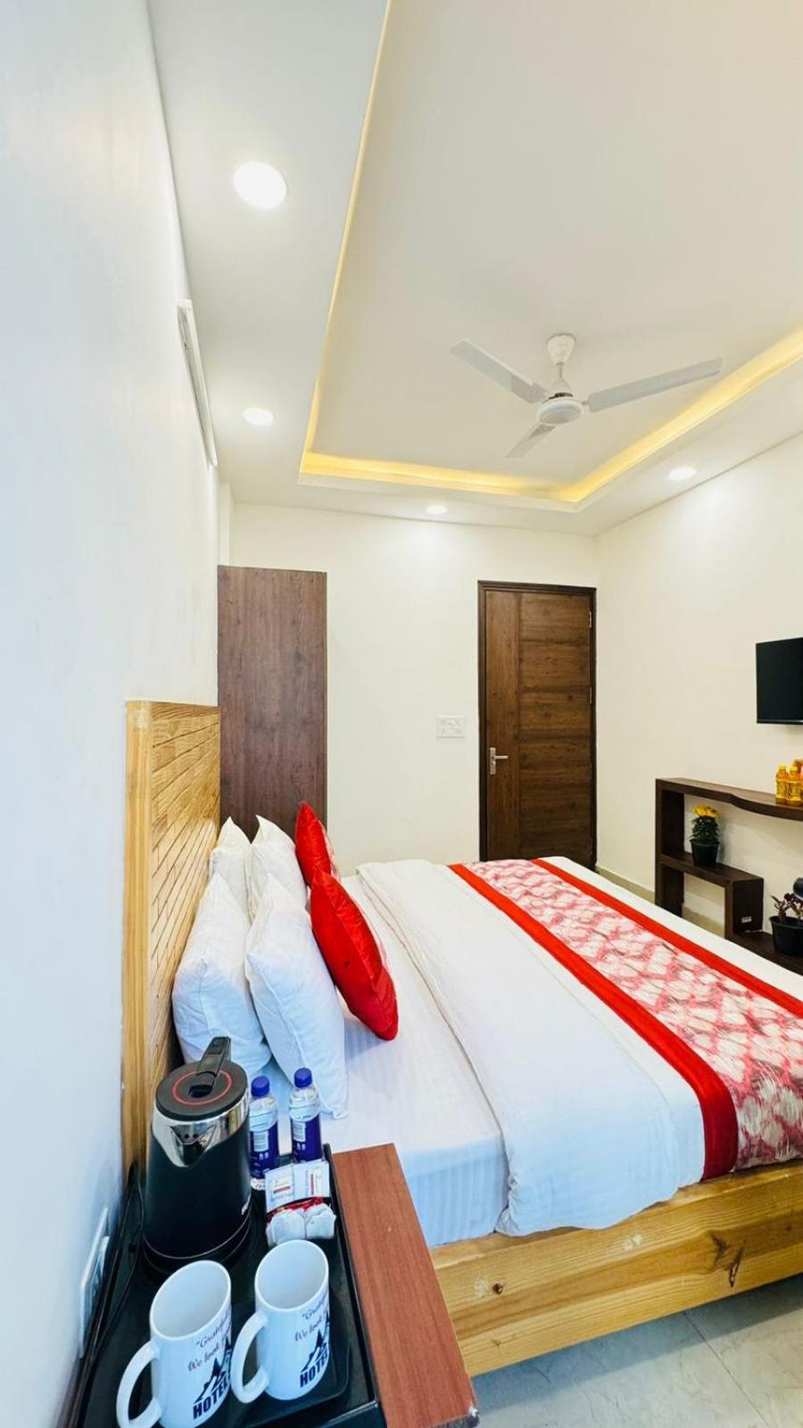 Hotel Ashram View Just 10 Minute Away Form Nizamuddin Railway Station Νέο Δελχί Εξωτερικό φωτογραφία