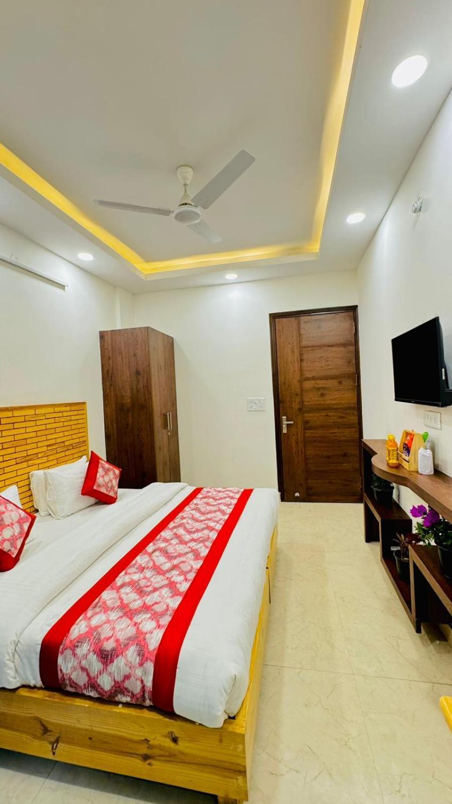 Hotel Ashram View Just 10 Minute Away Form Nizamuddin Railway Station Νέο Δελχί Εξωτερικό φωτογραφία