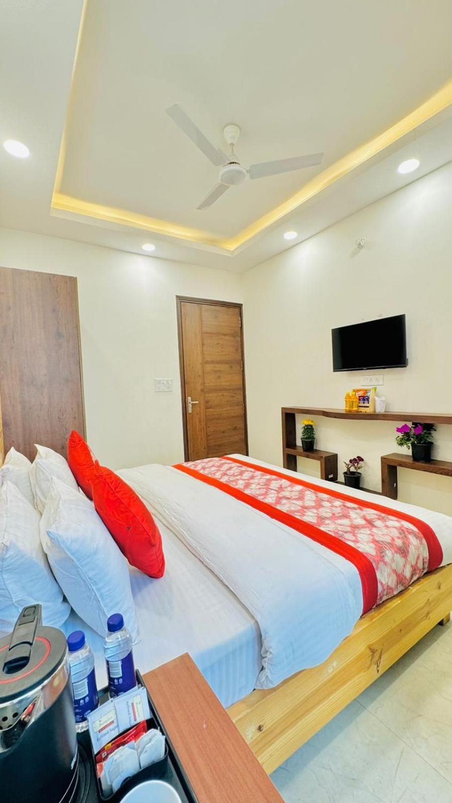 Hotel Ashram View Just 10 Minute Away Form Nizamuddin Railway Station Νέο Δελχί Εξωτερικό φωτογραφία