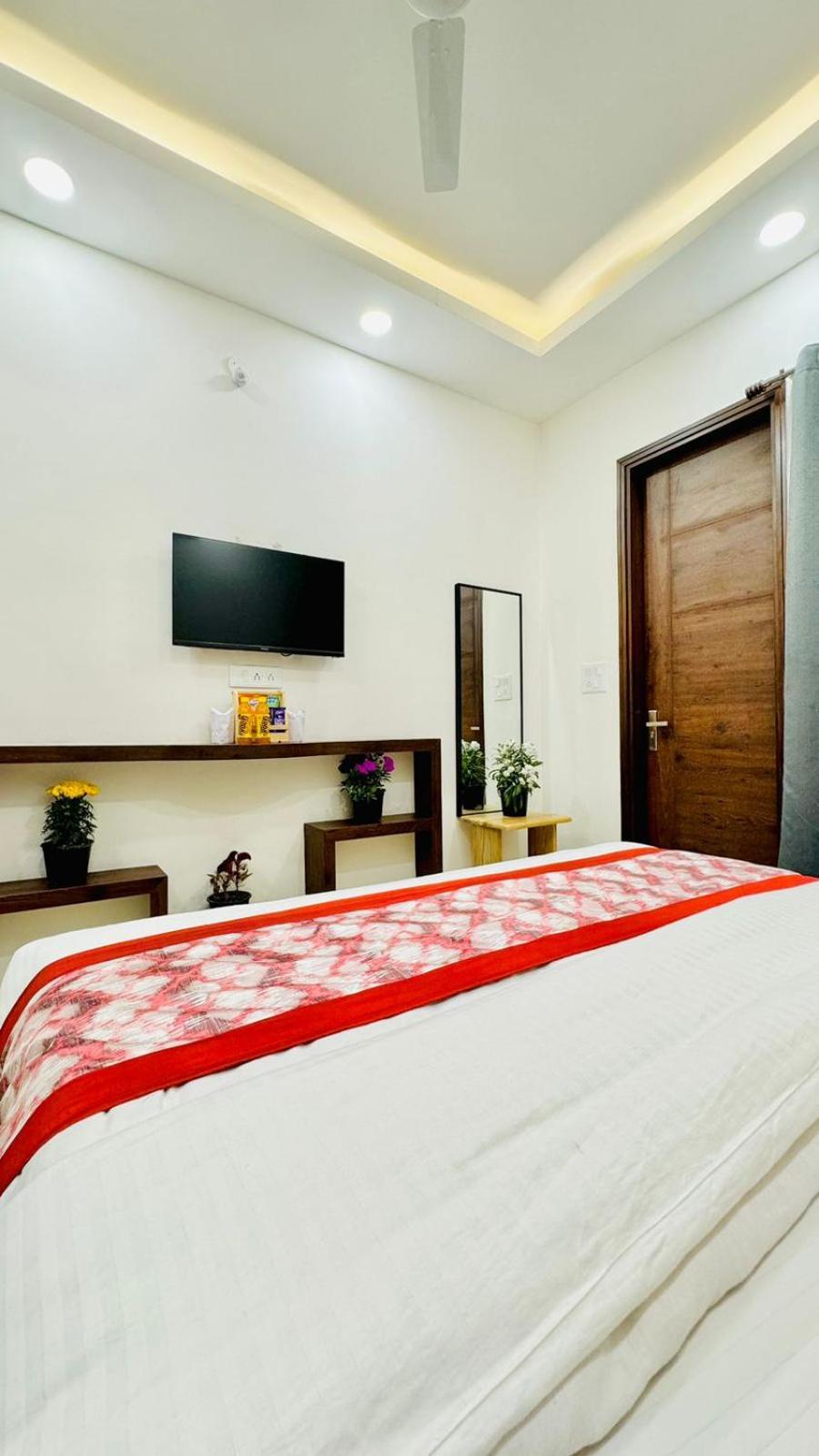 Hotel Ashram View Just 10 Minute Away Form Nizamuddin Railway Station Νέο Δελχί Εξωτερικό φωτογραφία